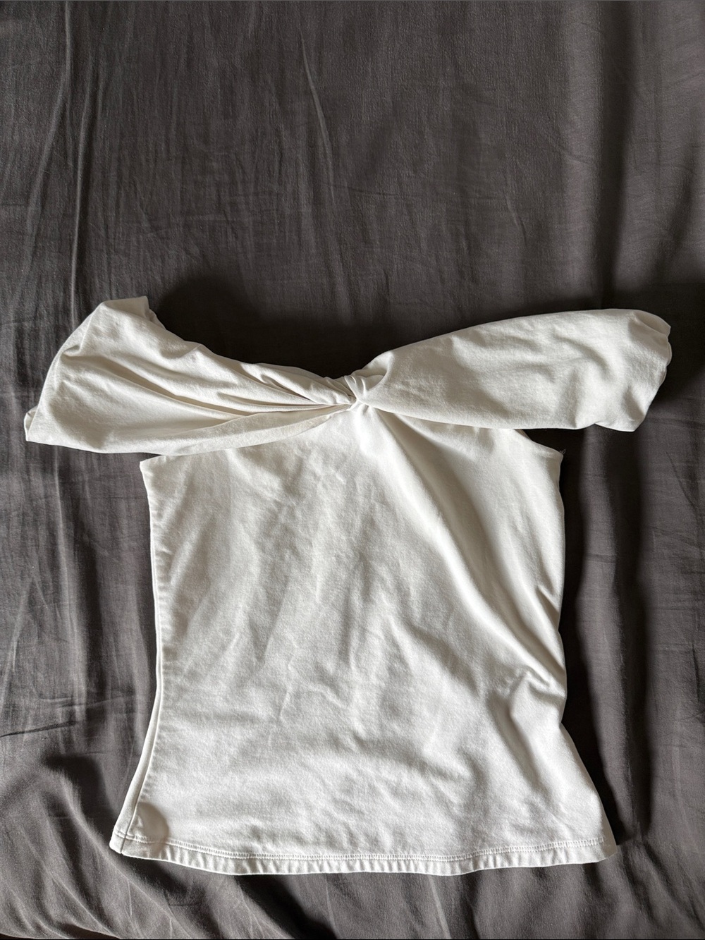 Abercrombie & Fitch White Off-Shoulder Twist Crop Top
